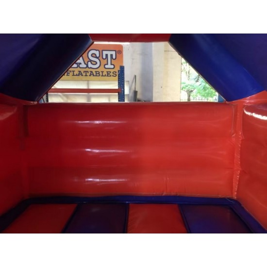 Un Cadre Euro Bouncy Castle
